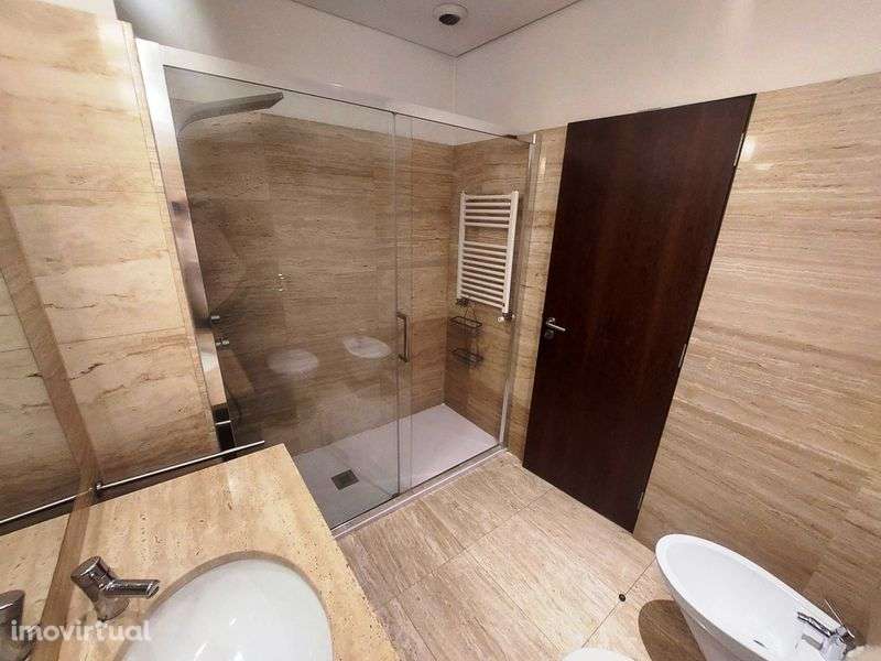 T3 com 150 m², 3 suites e 3 lugares de garagem / Porto - Asprela - Grande imagem: 5/12