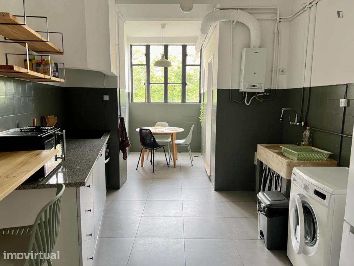 Quarto - localizado em Cidral Coimbra - Grande imagem: 4/11