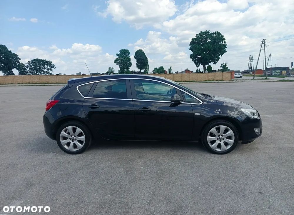 Opel Astra 1.4 Turbo 150 Jahre - 4