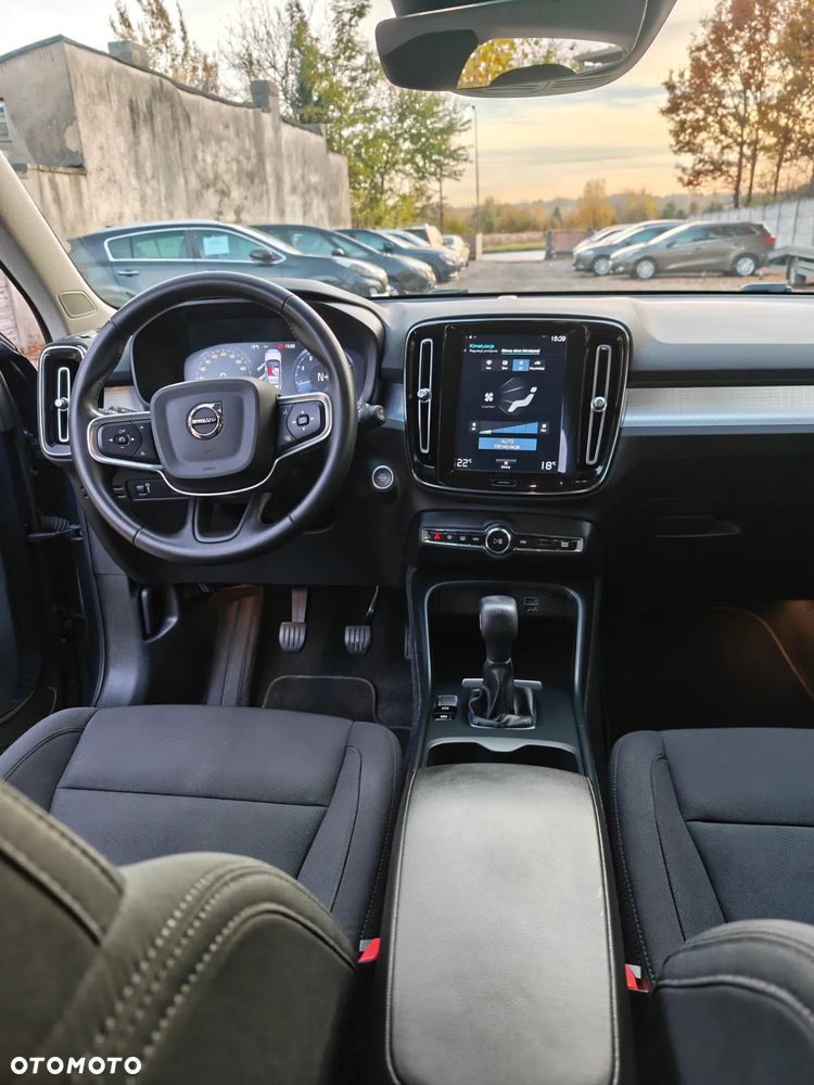 Volvo XC 40 T2 Momentum Pro - 17