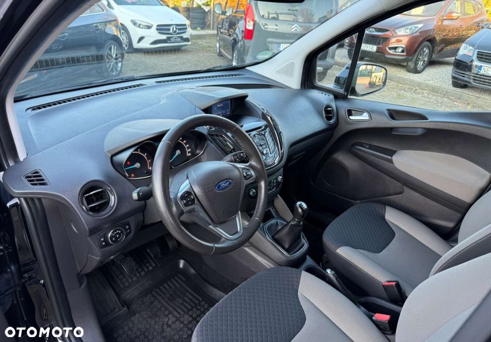 Ford Tourneo Courier - 21