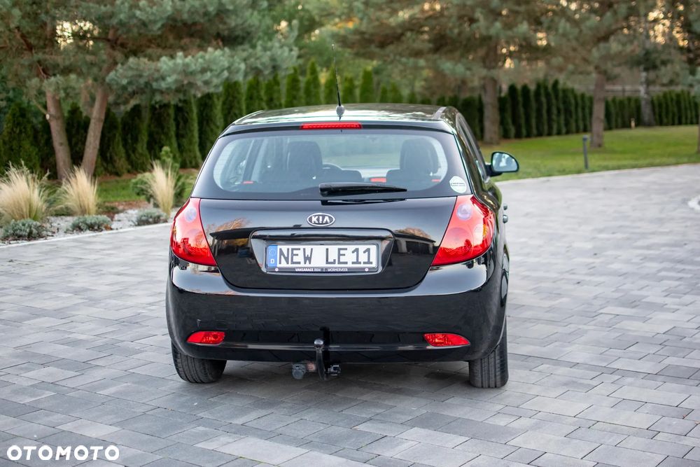 Kia Ceed - 23