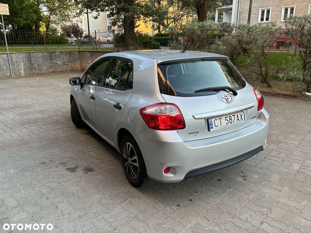 Toyota Auris 1.4 D-4D Luna - 4
