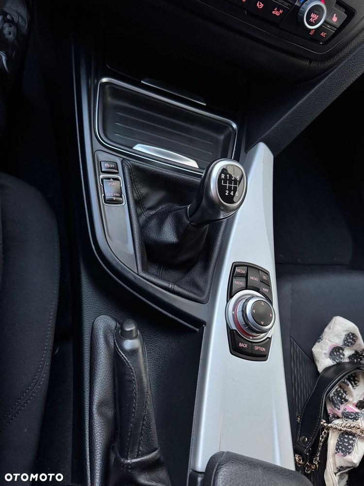 BMW Seria 3 318d - 14
