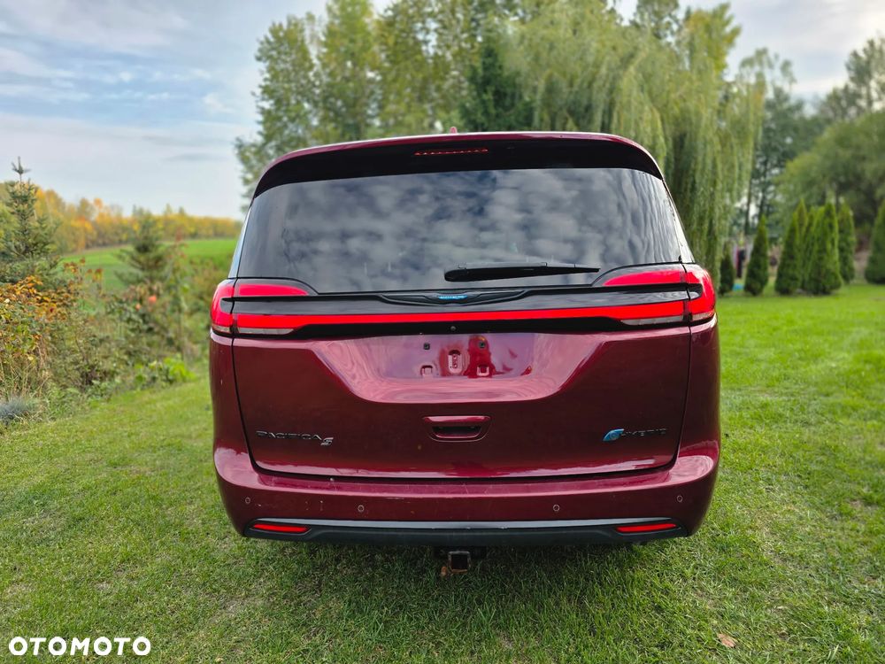 Chrysler Pacifica - 11