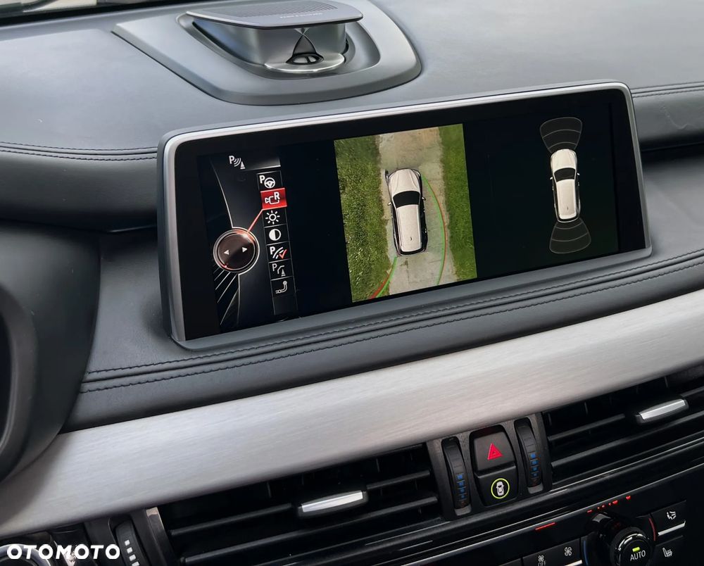 BMW X5 xDrive50i - 23