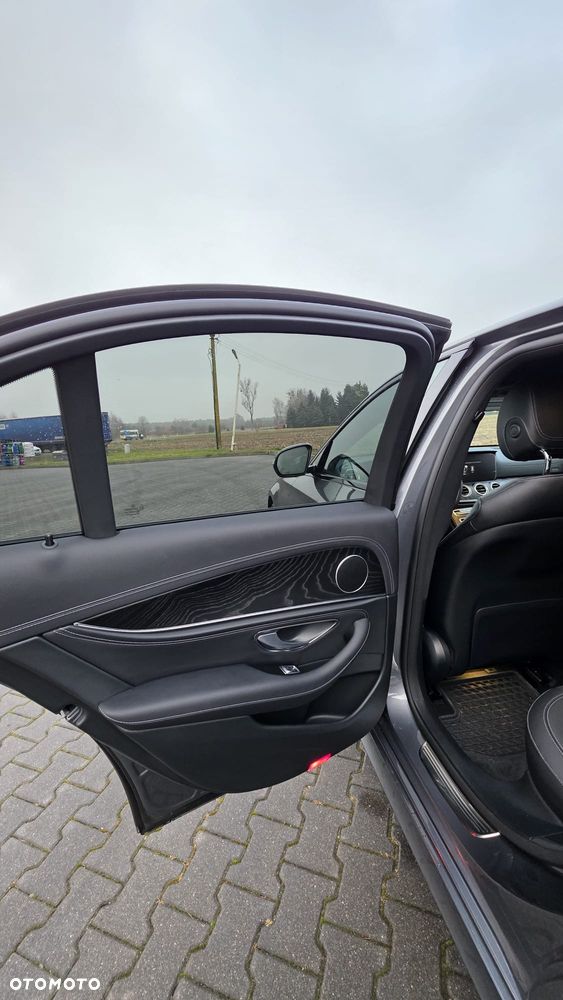 Mercedes-Benz Klasa E - 26