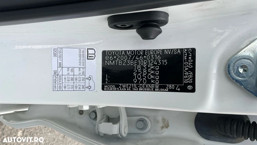 Toyota Corolla 1.8 HSD Business - 39