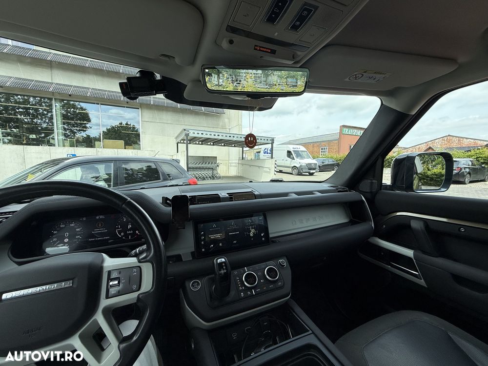 Land Rover Defender 110 2.0L D240 S - 28
