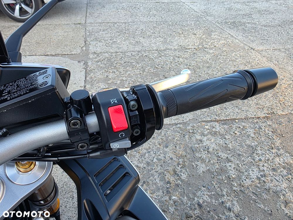 Yamaha FZ - 27