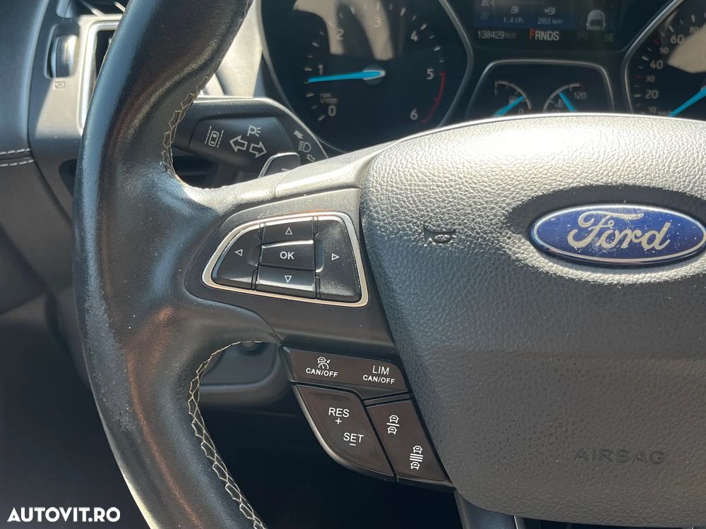 Ford Kuga 2.0 TDCi 4WD Powershift Vignale - 16