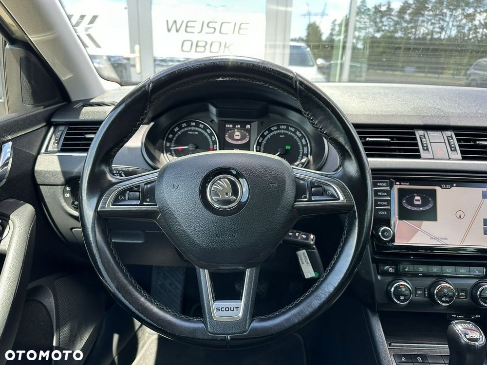 Skoda Octavia Scout 2.0 TDI 4x4 DSG - 18