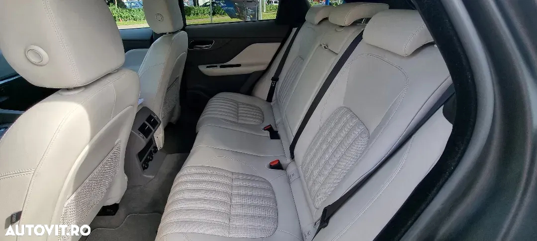 Jaguar F-Pace 25d AWD Aut. Portfolio - 11