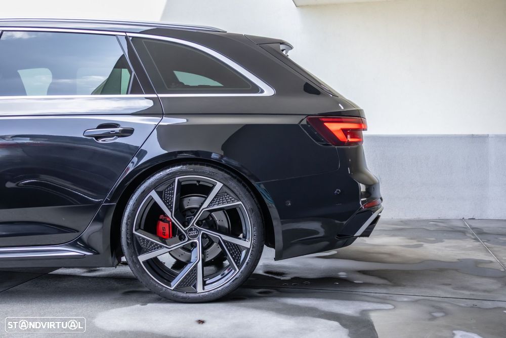 Audi RS4 Avant - 14