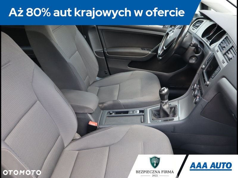 Volkswagen Golf - 10