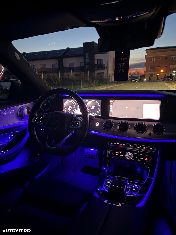 Mercedes-Benz E - 12