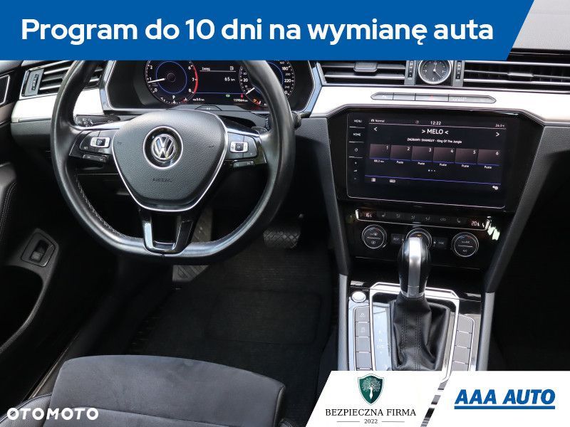 Volkswagen Passat - 8