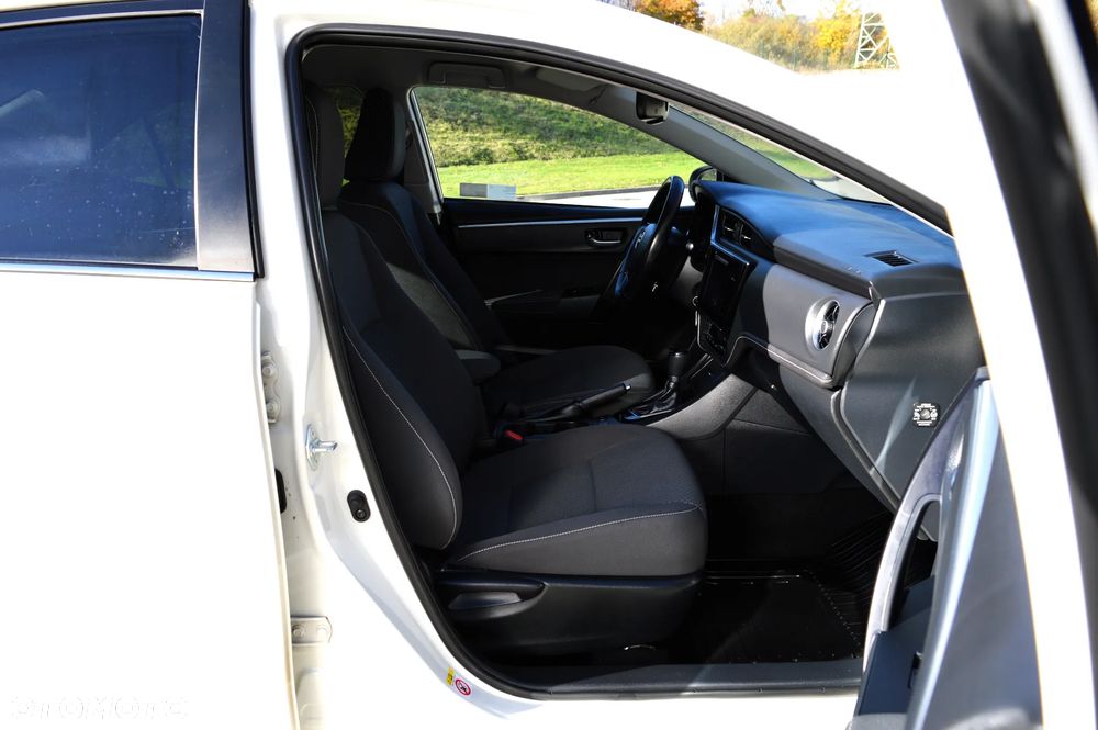 Toyota Corolla 1.6 Prestige MS - 11