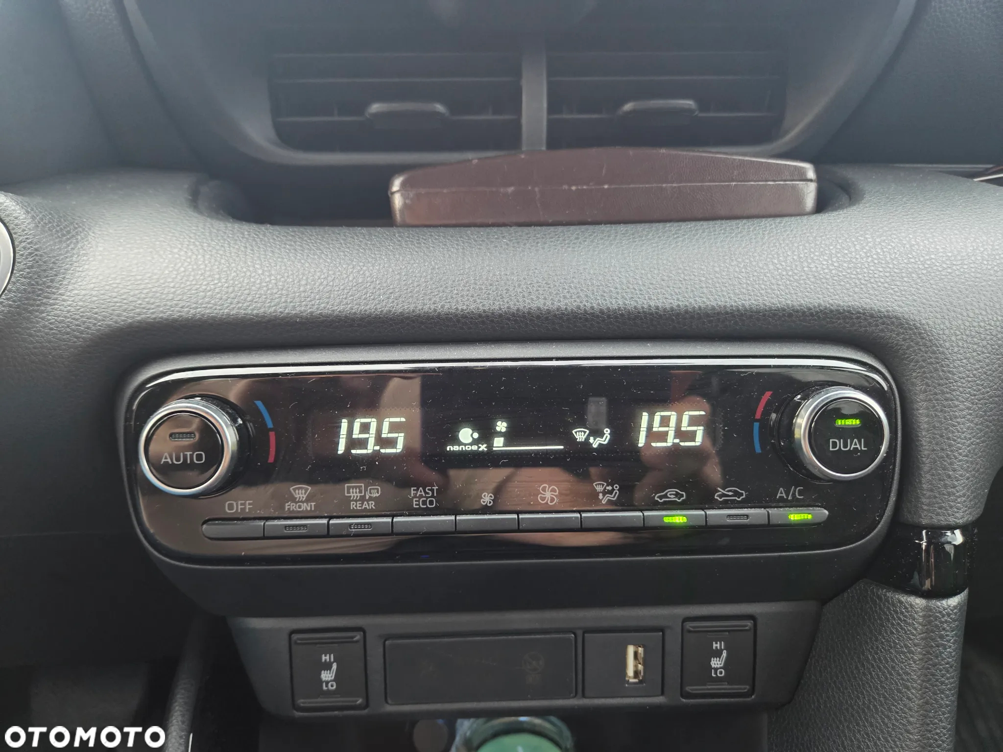 Toyota Yaris Hybrid 1.5 Selection Style - 11