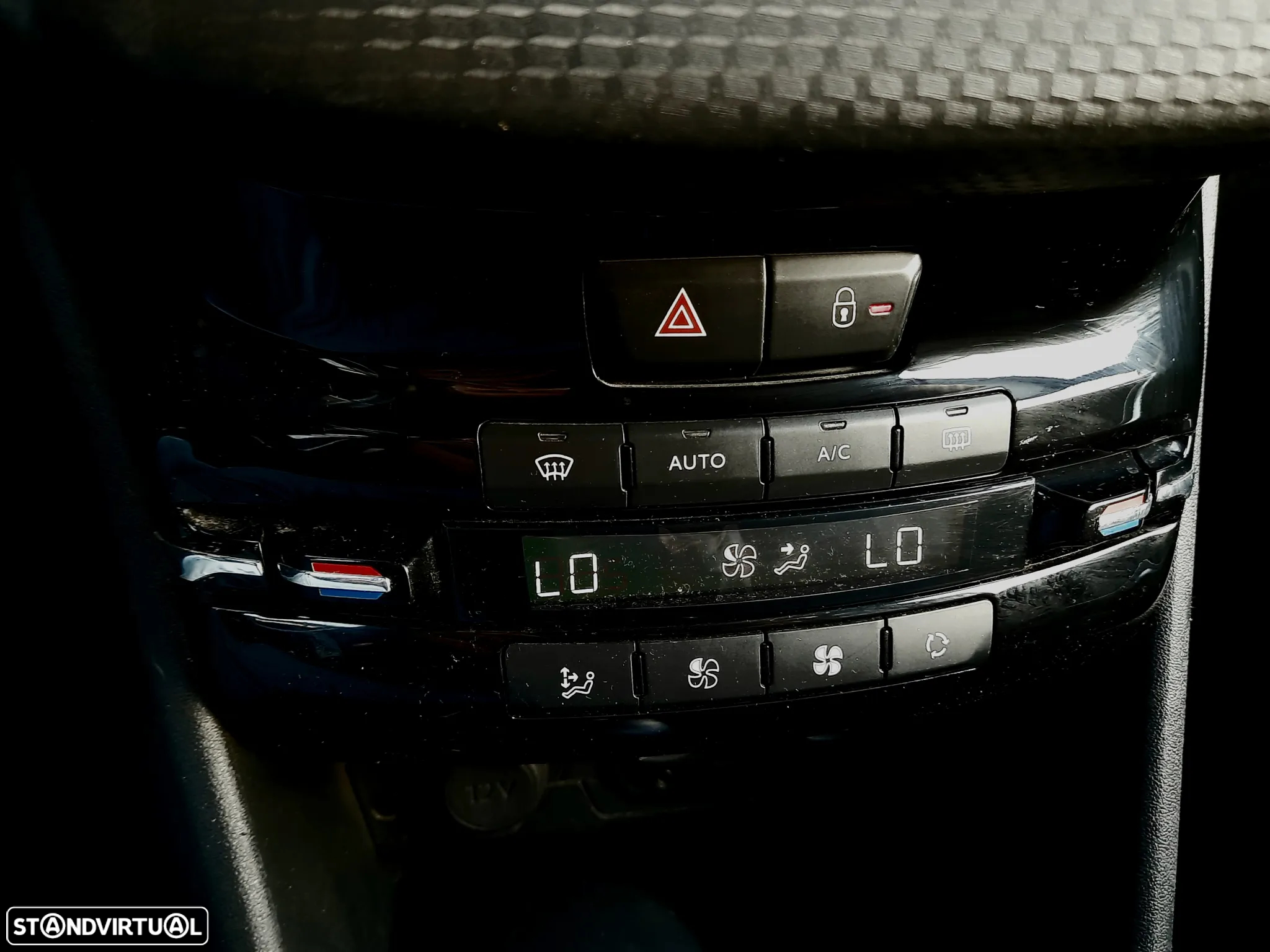 Peugeot 2008 1.6 e-HDi Allure - 16