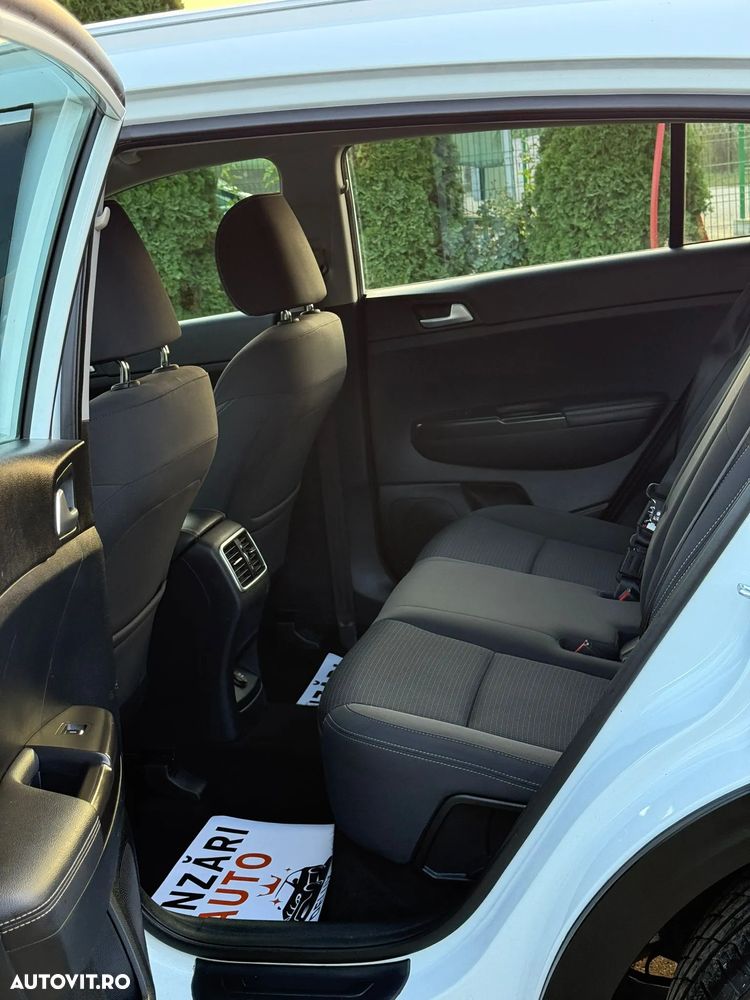 Kia Sportage 1.7 DSL 7DCT 4x2 Style - 8