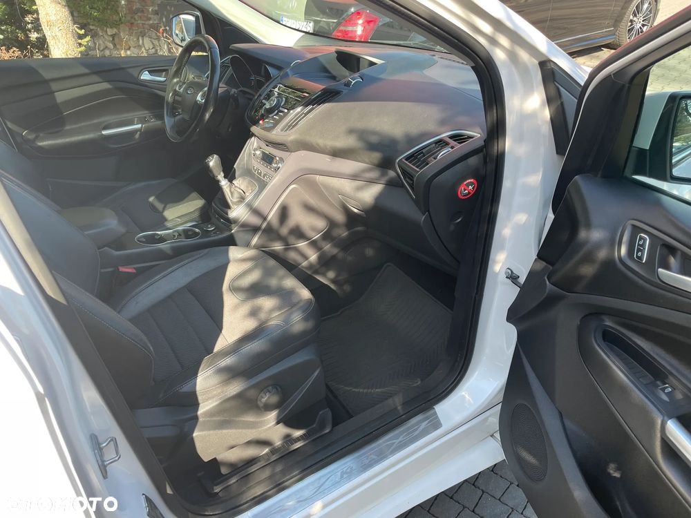 Ford Kuga 2.0 TDCi Titanium - 16