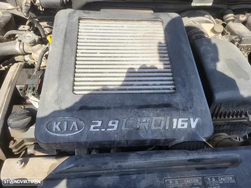Kia Carnival 2.9 CRDi EX Top - 26