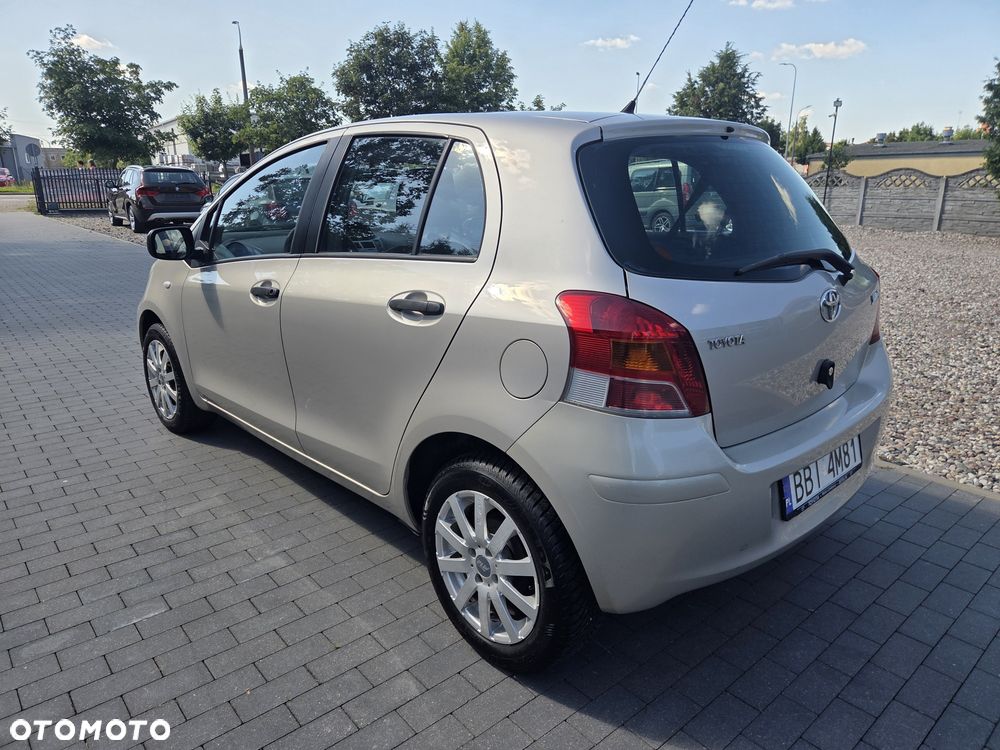 Toyota Yaris - 4
