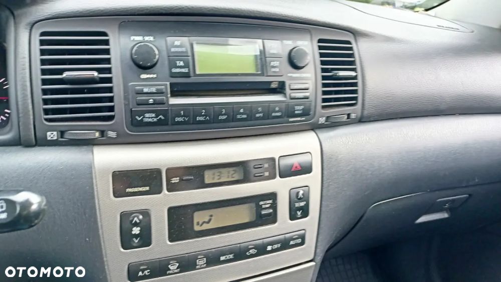 Toyota Corolla 1.6 VVT-i Sol - 11