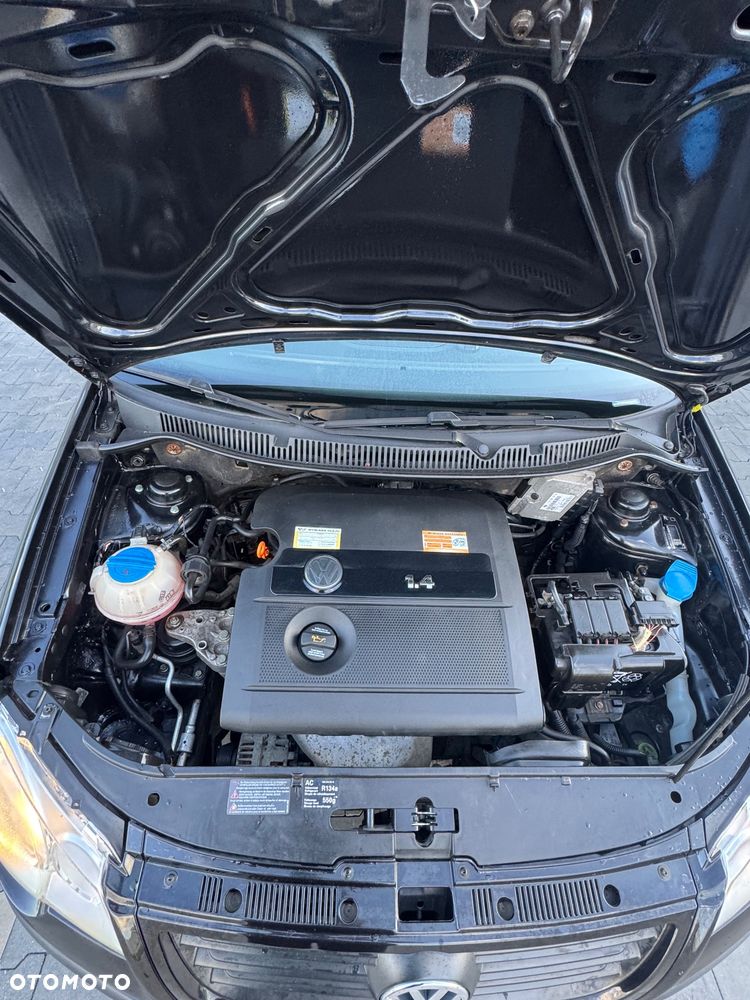 Volkswagen Polo 1.4 16V Sportline - 14