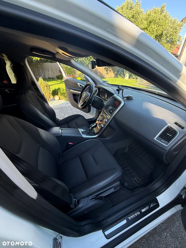 Volvo XC 60 D4 Drive-E Momentum - 11