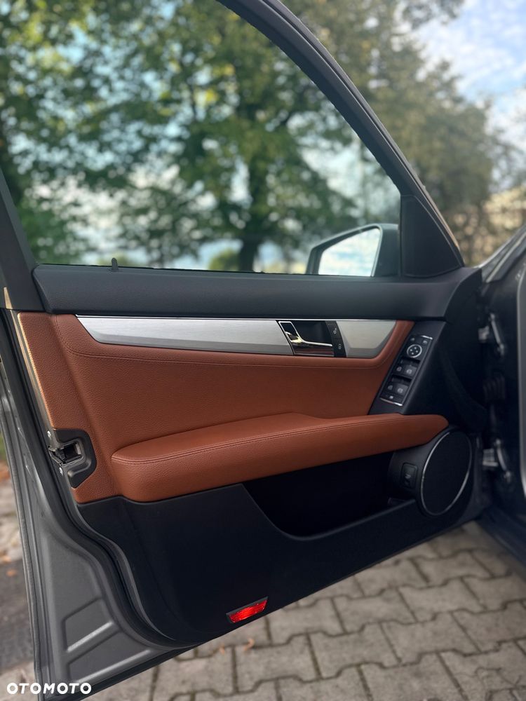 Mercedes-Benz Klasa C - 22