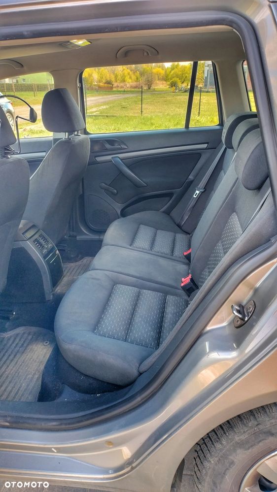 Skoda Octavia 1.6 Tour - 9