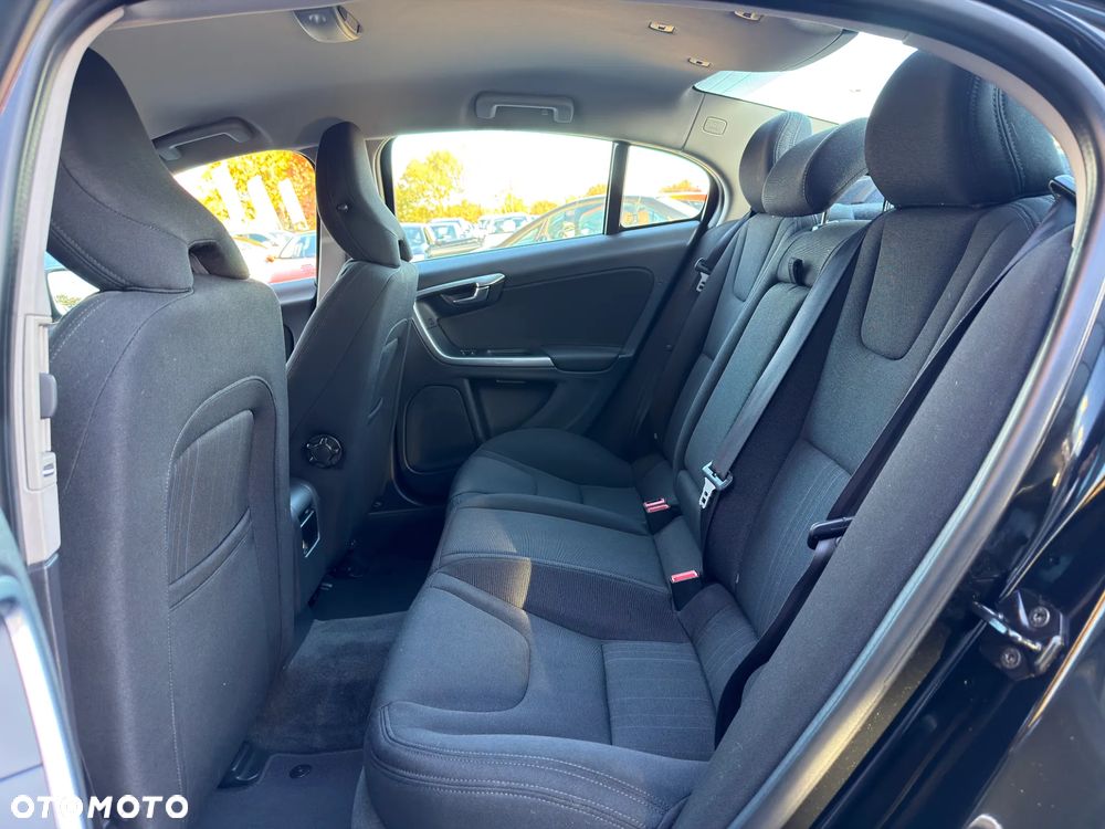 Volvo S60 D3 Momentum - 32