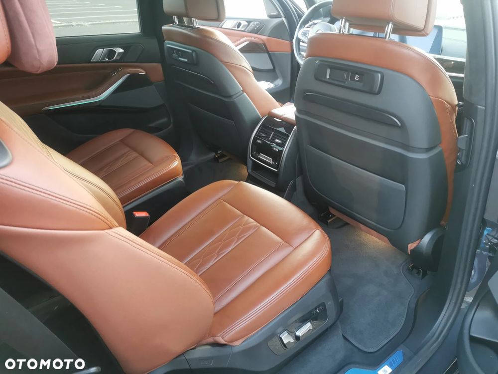 BMW X7 M50i sport - 12