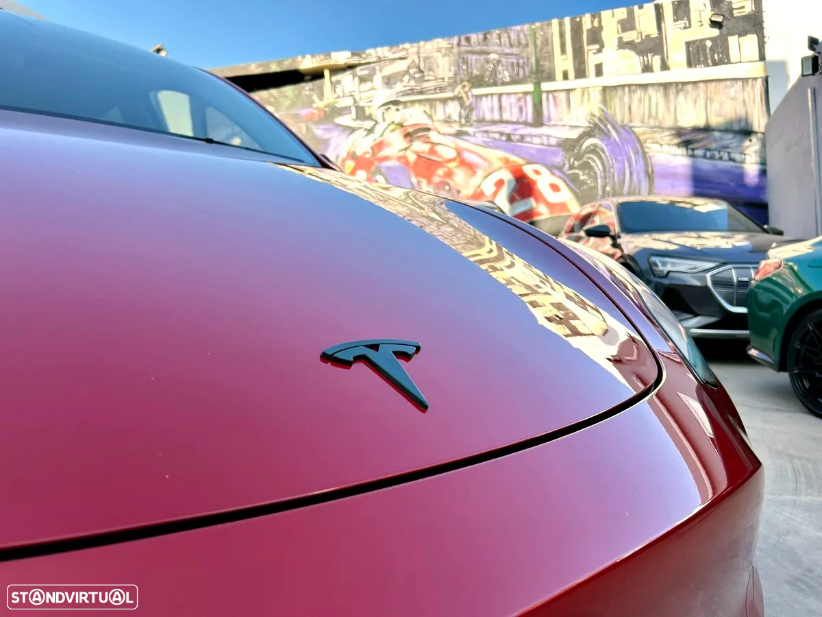 Tesla Model Y Long Range Dual Motor AWD - 57