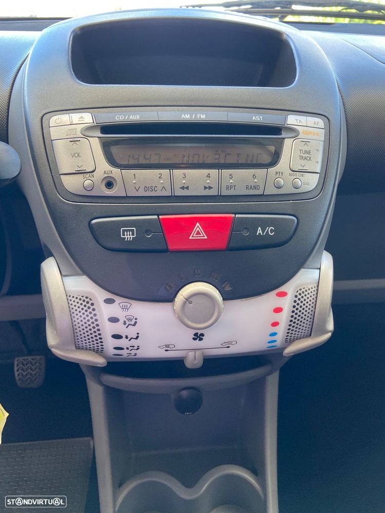 Peugeot 107 1.0 Trendy - 10