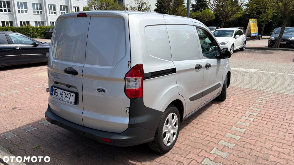 Ford Courier - 5