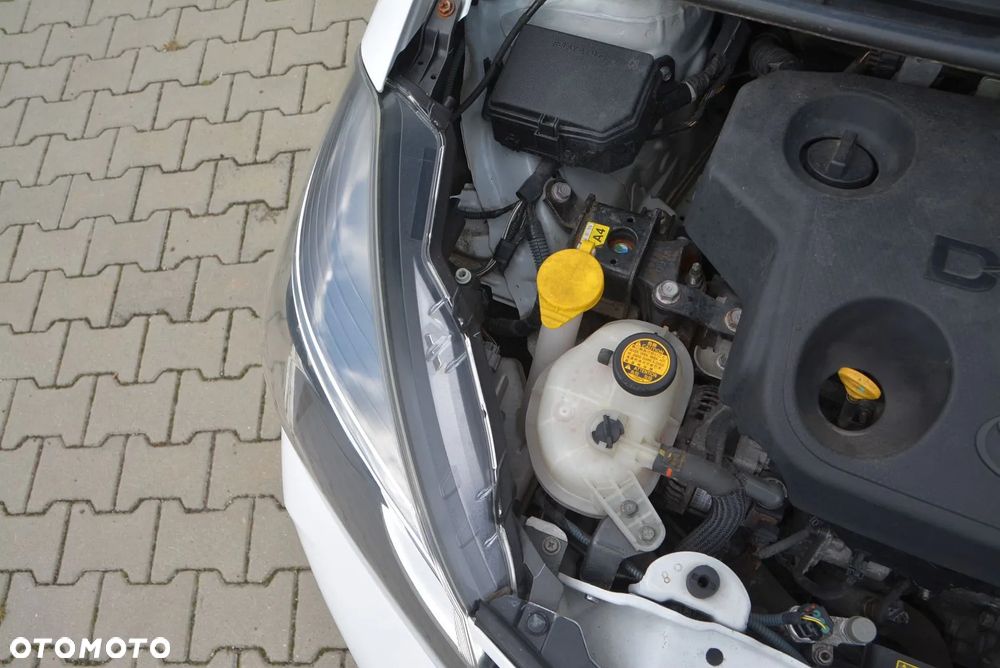 Toyota Yaris - 33