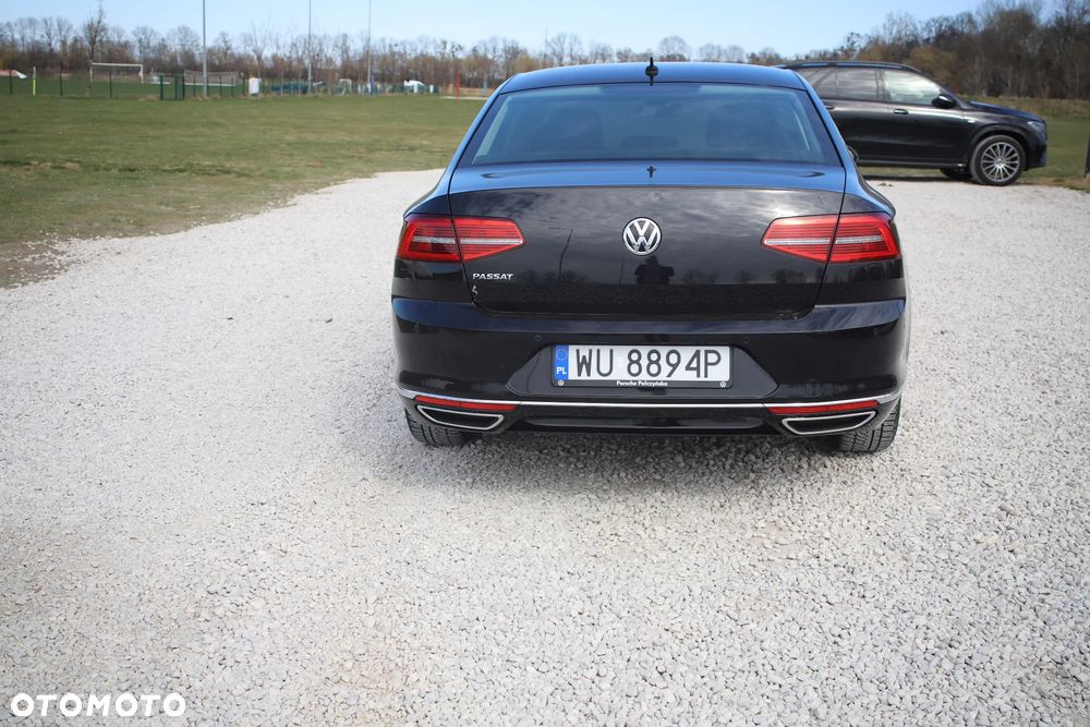 Volkswagen Passat - 4