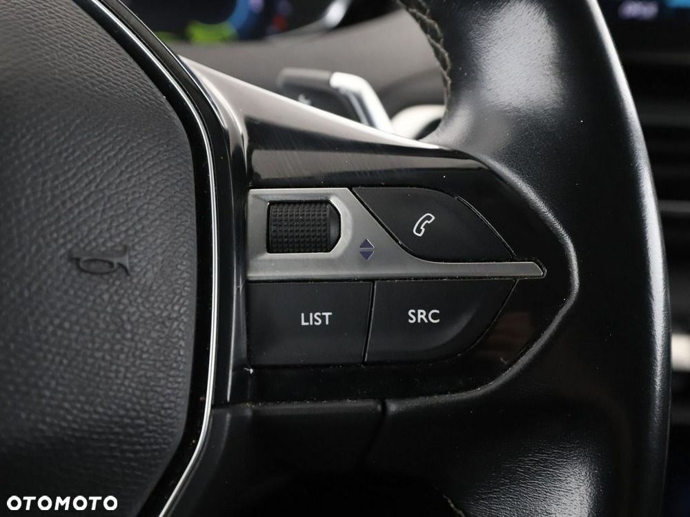 Peugeot 3008 1.6 PureTech Hybrid PHEV Allure Pack S&S EAT8 - 32