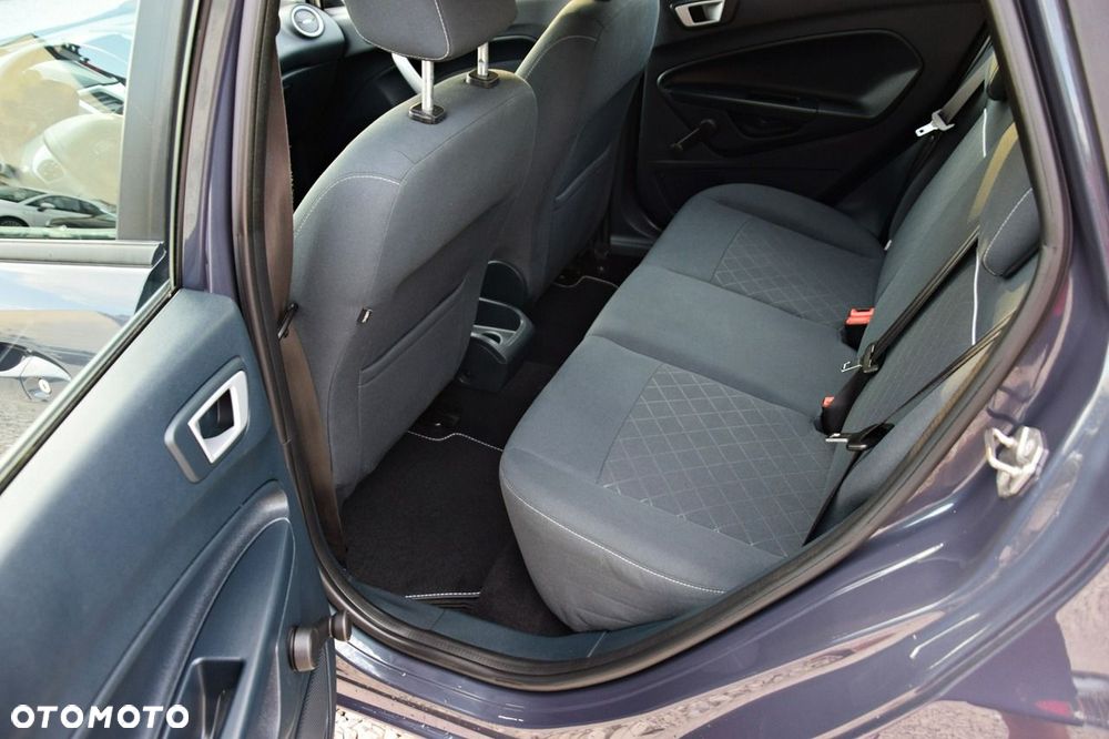 Ford Fiesta - 32