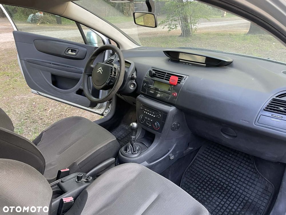 Citroën C4 1.6 16V VTR - 8