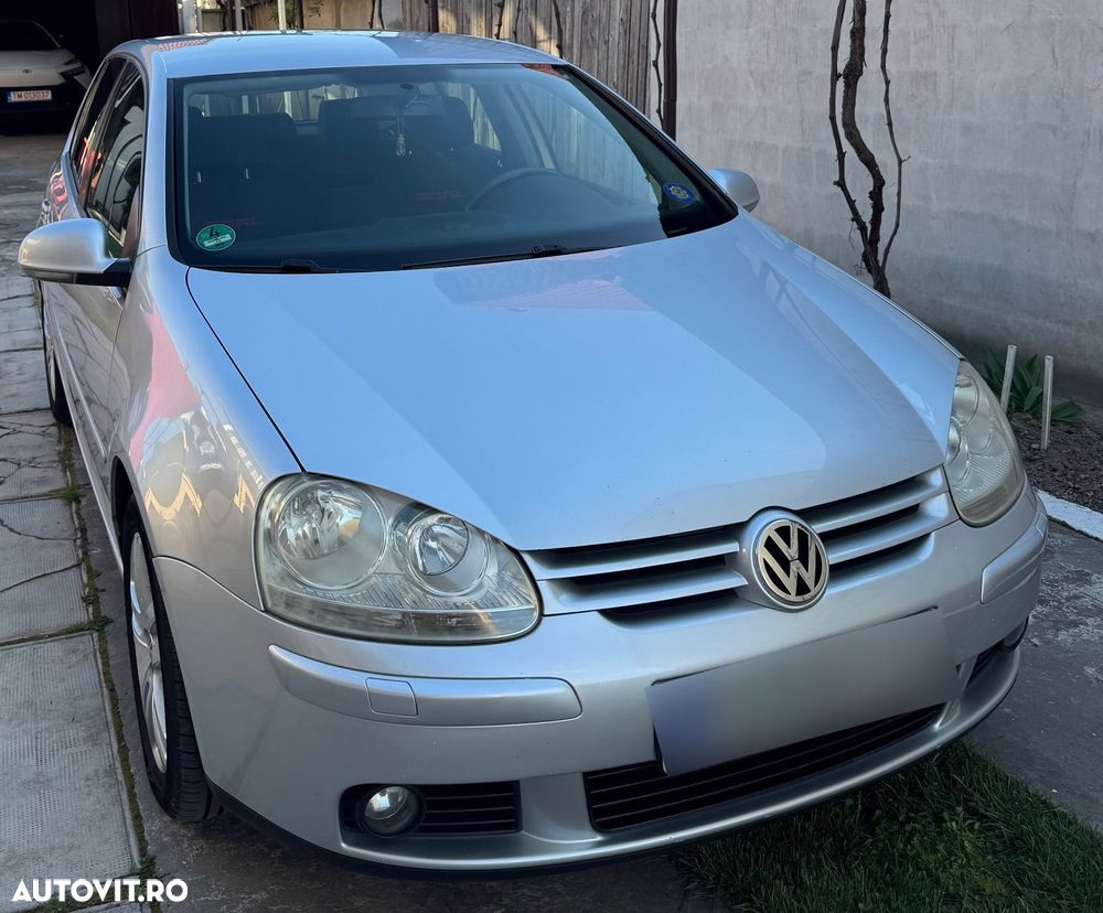 Volkswagen Golf - 1