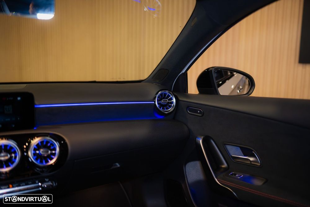 Mercedes-Benz A 250 e 8G-DCT AMG Line - 28