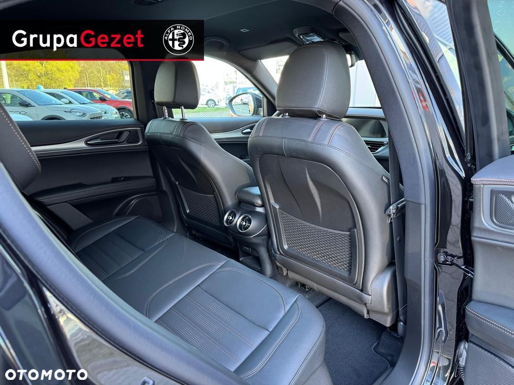 Alfa Romeo Stelvio - 15