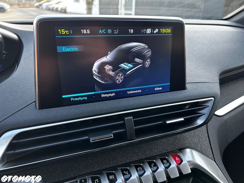 Peugeot 3008 1.6 PureTech HYbrid4 GT Line S&S EAT8 - 29