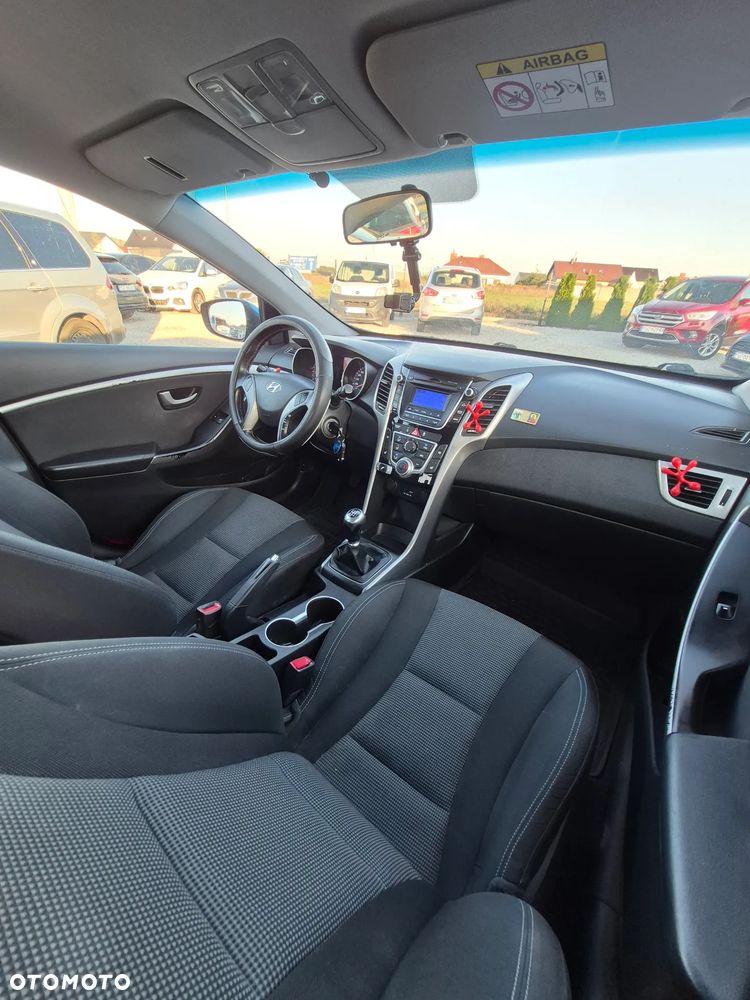 Hyundai i30 blue 1.4 Trend - 29
