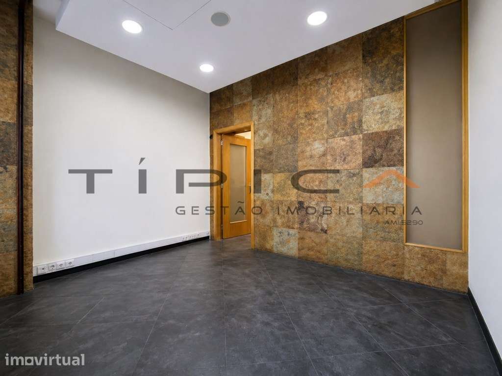 O espaço certo para fazer crescer o seu negócio, com estacionamento... - Grande imagem: 3/8