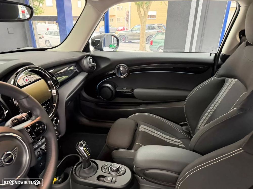 MINI 3 Portas Cooper SE Premium Essential - 32